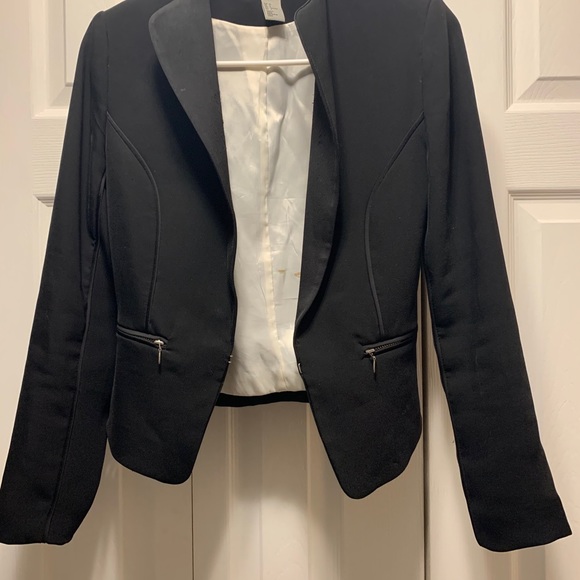 H&M preowned blazer - Picture 2 of 9